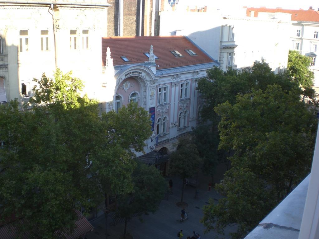 Broadway Center Rooftop View Apartment Budapest Room photo